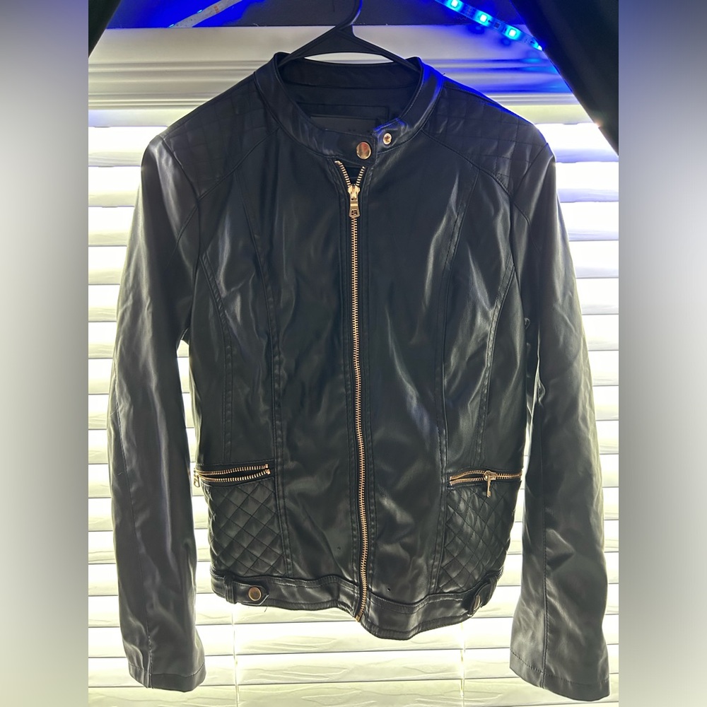 Cavalini Black Leather Motorcycle jacket with Band collar. Size L women’s